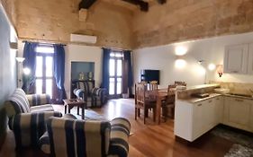 Vallettacharme - 2 Bedrooms Flat In The Heart Of The City